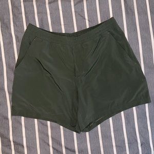 Lululemon Pace Breaker Size XL 5 Inches